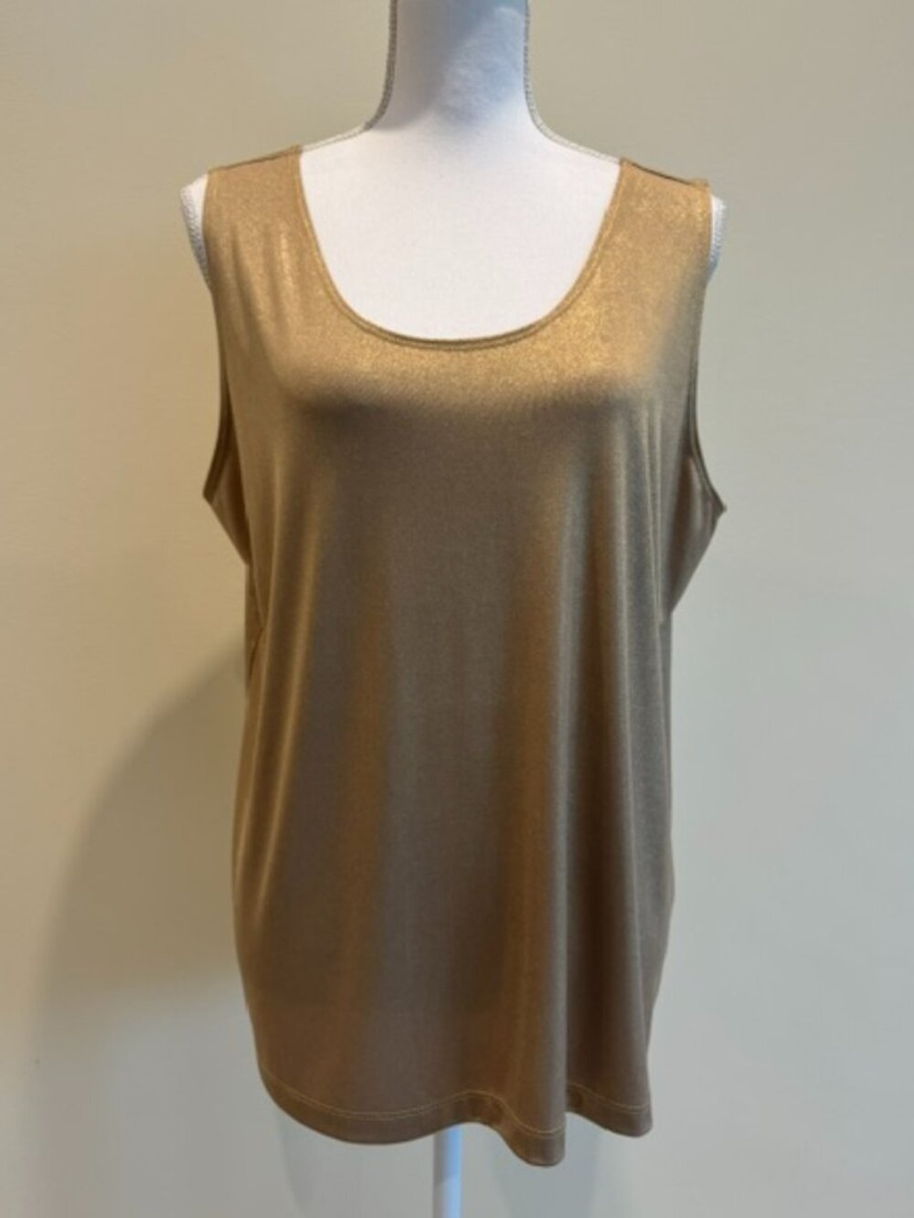 NWT Chico's Shimmer Gold Classic Travelers Tank